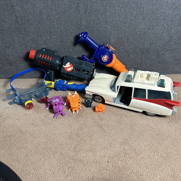Vintage Kenner Ghostbusters Car Figures Guns Monsters & Vehicle Blaster Goggles - Picture 1 of 16